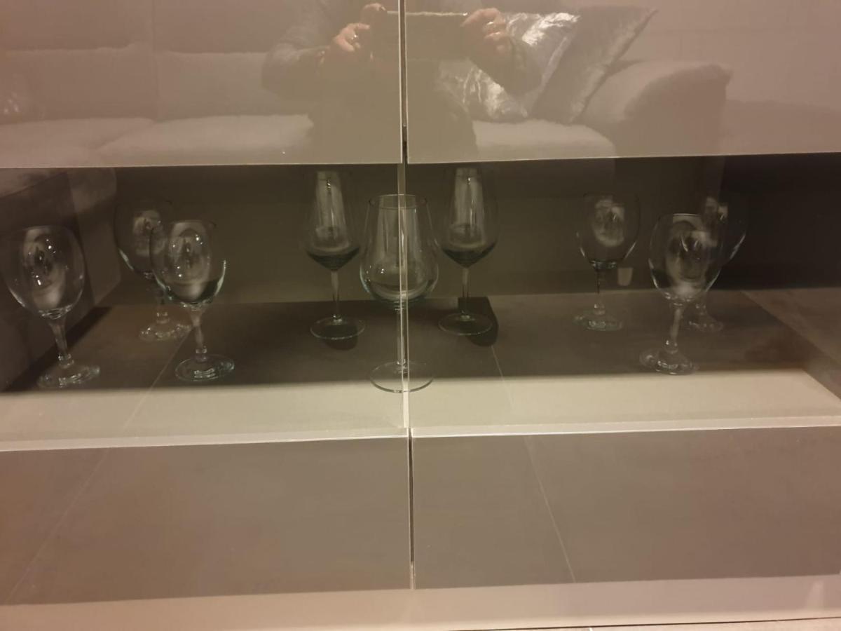 Apartament Skarbowa 1& Parking Leszno  Buitenkant foto