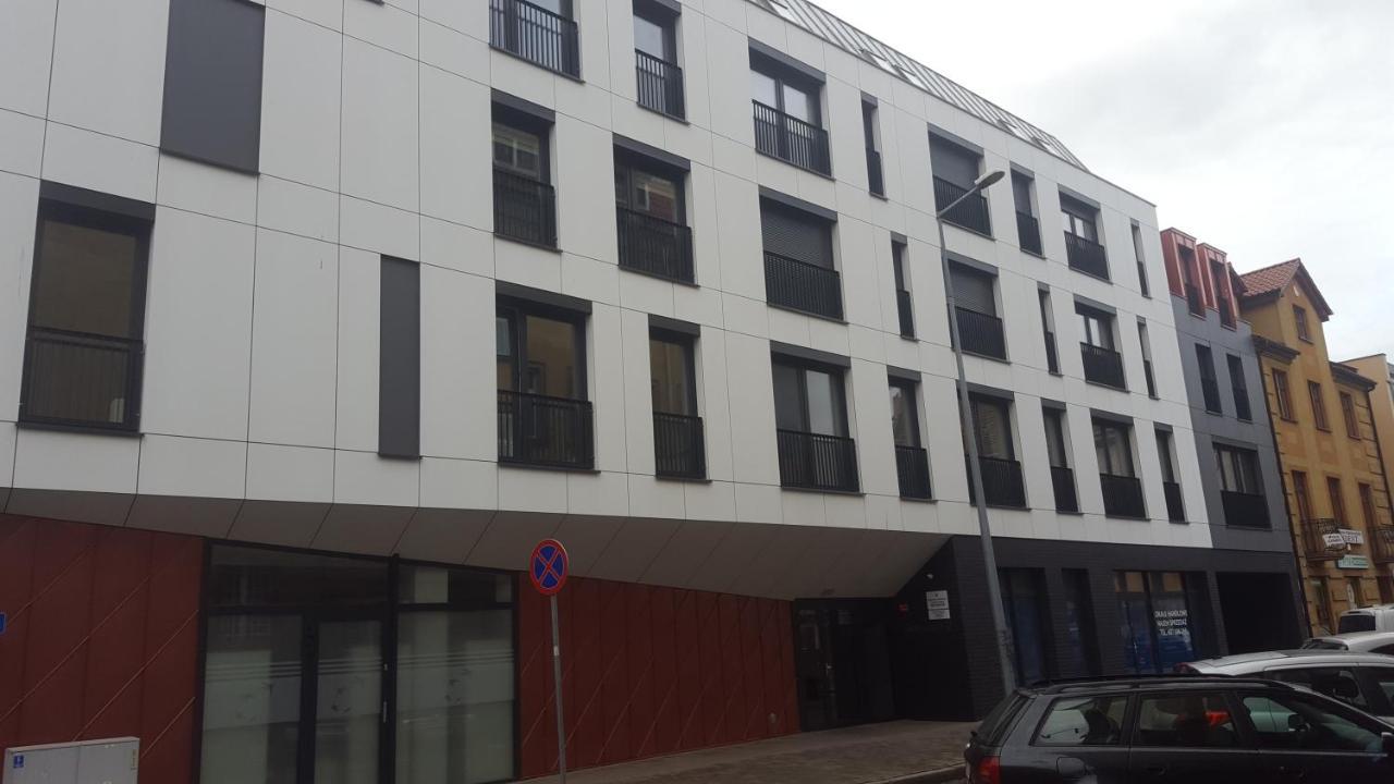 Apartament Skarbowa 1& Parking Leszno  Buitenkant foto