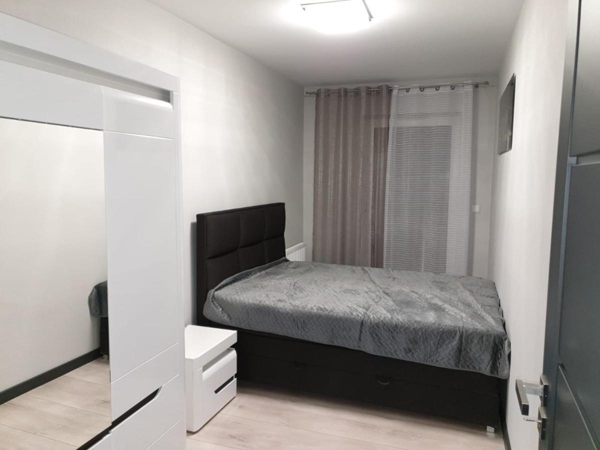 Apartament Skarbowa 1& Parking Leszno  Buitenkant foto