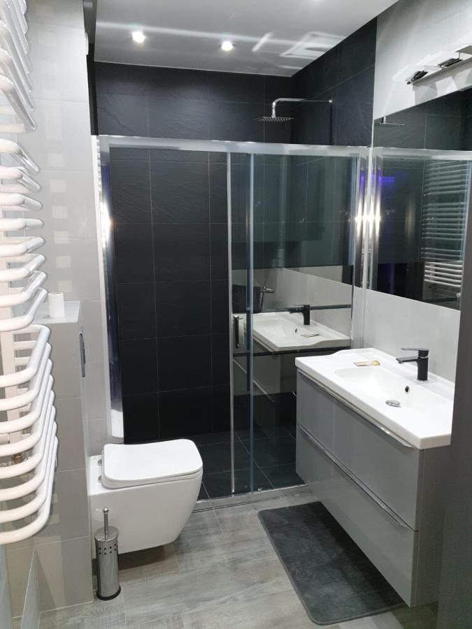 Apartament Skarbowa 1& Parking Leszno  Buitenkant foto