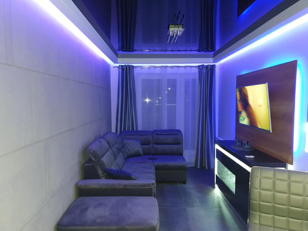 Apartament Skarbowa 1& Parking Leszno  Buitenkant foto