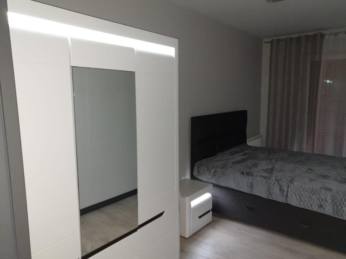 Apartament Skarbowa 1& Parking Leszno  Buitenkant foto
